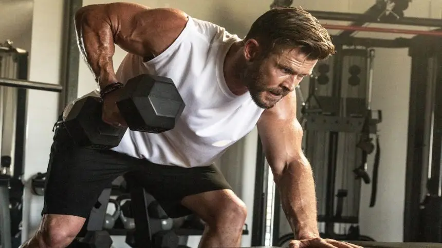 Chris Hemsworth shows off a killer upper body workout fit for an action star