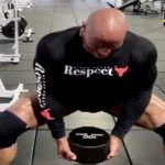 Dwayne “The Rock” Johnson crushes 5 “monster sets” of leg workouts