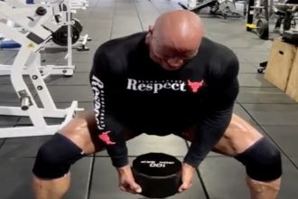 Dwayne “The Rock” Johnson crushes 5 “monster sets” of leg workouts