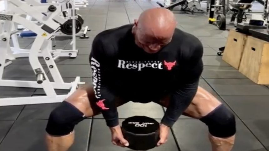 Dwayne “The Rock” Johnson crushes 5 “monster sets” of leg workouts