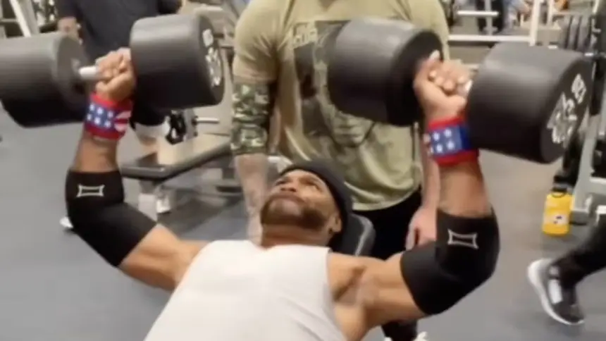 Watch Rapper Method Man do 120lb Incline Dumbbell Press for 10 reps