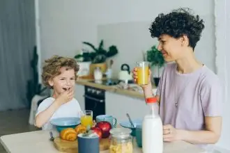 11 easy tips to get your kids to eat healthy