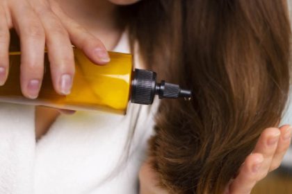 Castor oil for hair: Is it the best oil for hair growth?