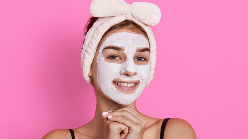 Greek Yogurt for Skin: 7 Reasons to Add Greek Yogurt to Your Beauty Routine