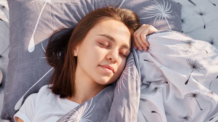 8 tips to prevent hair loss while sleeping