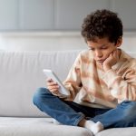 Can excessive screen time increase children's risk of obesity?