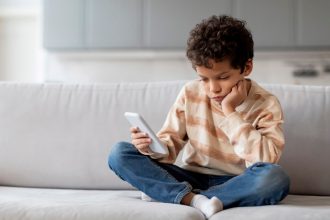 Can excessive screen time increase children's risk of obesity?