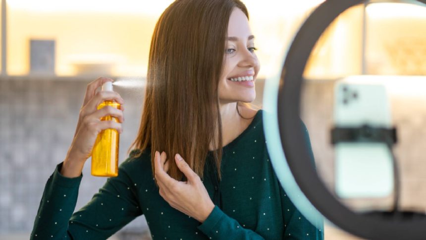 Is it safe to use hairspray? Know if it can damage your hair