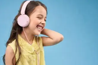 8 tips to protect your child from hearing loss