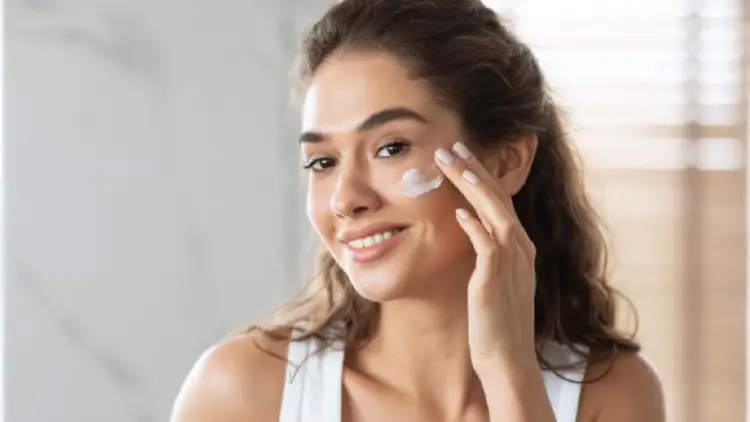 Derma and minimalist moisturizers for oily skin: which is better?