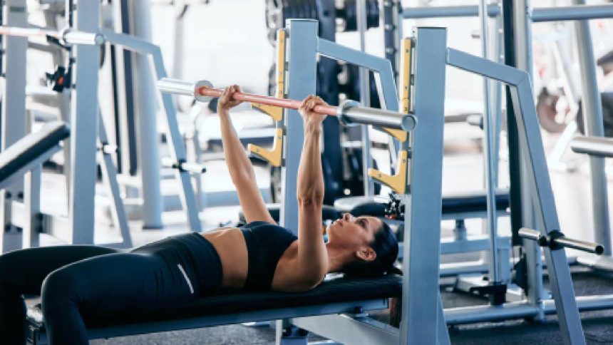 Bench press exercise doesn't work out on viral videos: 7 common mistakes to avoid