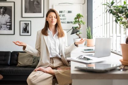 Convert your work day with these desk exercises for weight loss