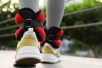 Walking with ankle weight is beneficial: 5 reasons to wear them