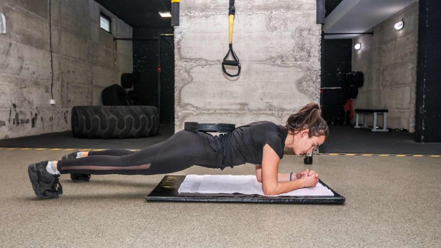 Want a stronger core? Try weighted boards to burn more fat and build muscle