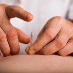 Acupuncture improves the effects of chronic low back pain in elderly people