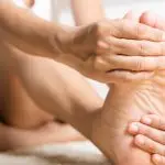 Podiatrist shares tips for relieving pain from fallen arches